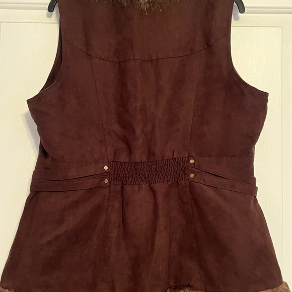 Size Large brown faux suede, faux fur vest. - Picture 3 of 6